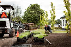 Hoveniers bedrijf brand, tuinontwerp, tuinaanleg, tuinonderhoud, bestrating.